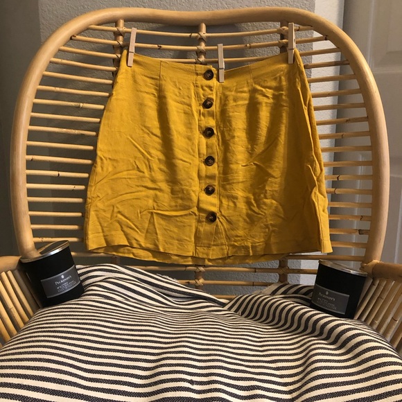 Yellow skirt - Picture 1 of 1